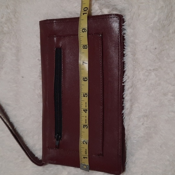 Bundle of Wallets/Clutch - Picture 11 of 14